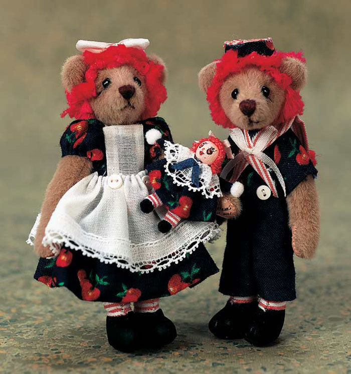 Raggedy Teddy Girl with Doll by World of Miniature Bears artist Tina Richardson